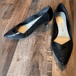 Anne Klein Women's Black Kitten Heel Pumps EUC